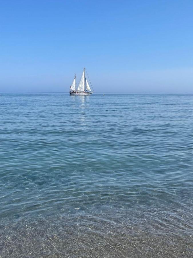 Dominion Beach House Εστεπόνα Εξωτερικό φωτογραφία